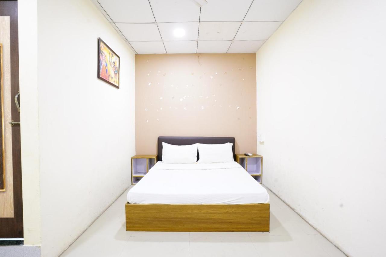 Infinity Rooms & Banquet Surat Ngoại thất bức ảnh