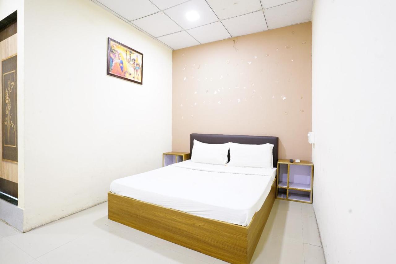 Infinity Rooms & Banquet Surat Ngoại thất bức ảnh