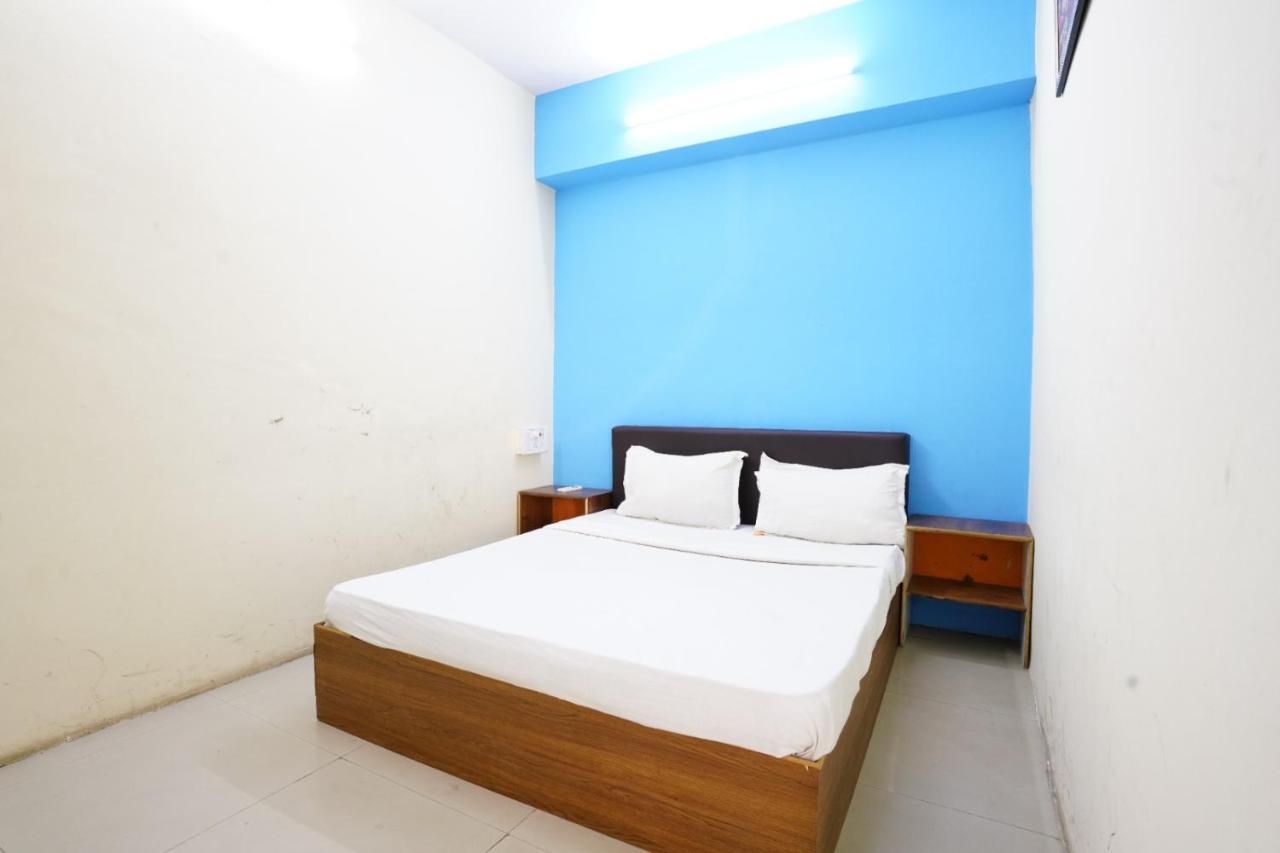 Infinity Rooms & Banquet Surat Ngoại thất bức ảnh