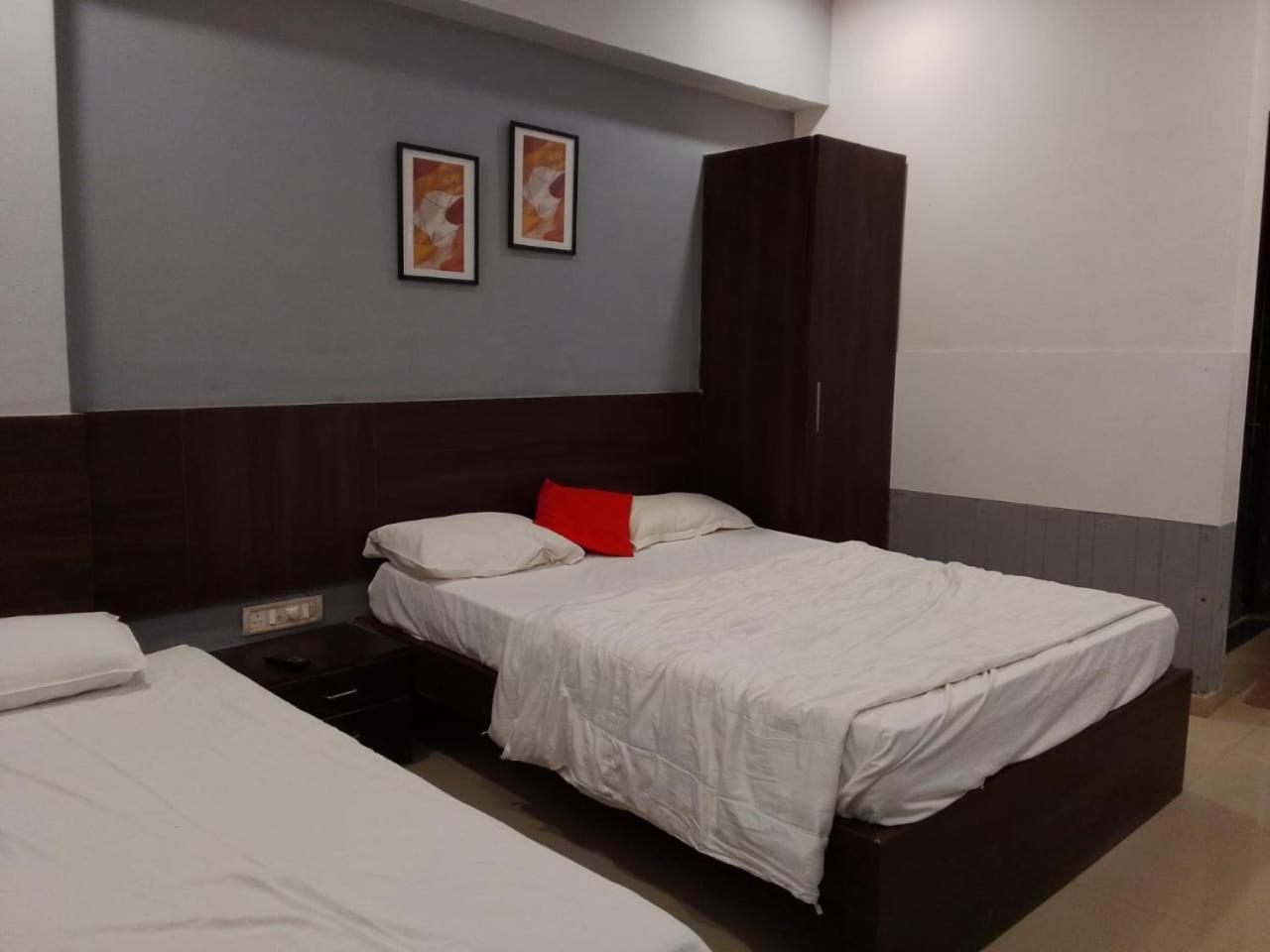 Infinity Rooms & Banquet Surat Ngoại thất bức ảnh
